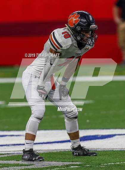 Thumbnail 1 in Milan vs Lawrenceburg photogallery.