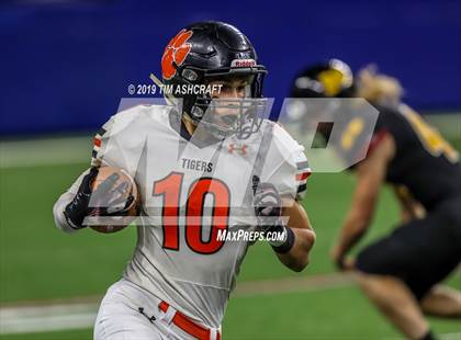 Thumbnail 3 in Milan vs Lawrenceburg photogallery.