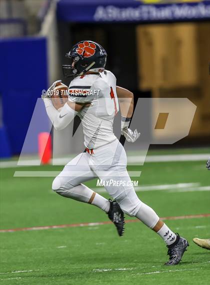 Thumbnail 2 in Milan vs Lawrenceburg photogallery.