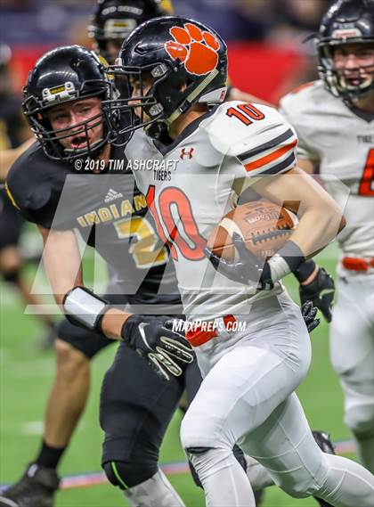 Thumbnail 2 in Milan vs Lawrenceburg photogallery.