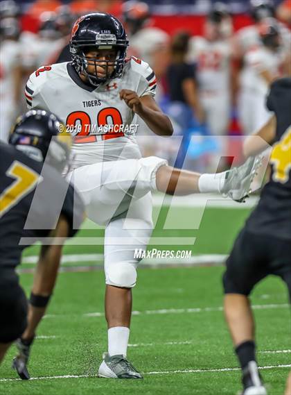 Thumbnail 1 in Milan vs Lawrenceburg photogallery.