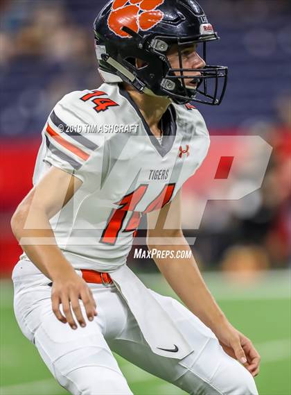 Thumbnail 2 in Milan vs Lawrenceburg photogallery.