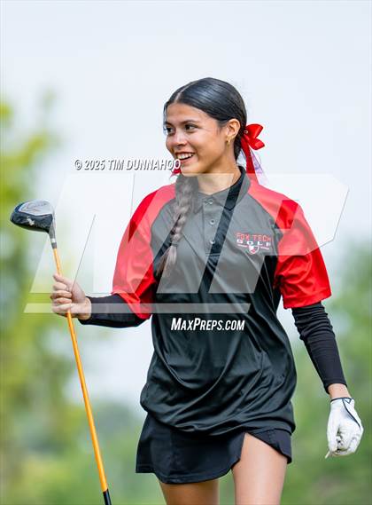 Thumbnail 2 in UIL Golf 5A Region IV Final (Round 2) photogallery.
