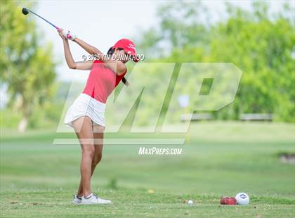 Thumbnail 2 in UIL Golf 5A Region IV Final (Round 2) photogallery.