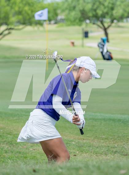 Thumbnail 2 in UIL Golf 5A Region IV Final (Round 2) photogallery.