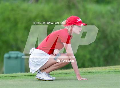 Thumbnail 2 in UIL Golf 5A Region IV Final (Round 2) photogallery.