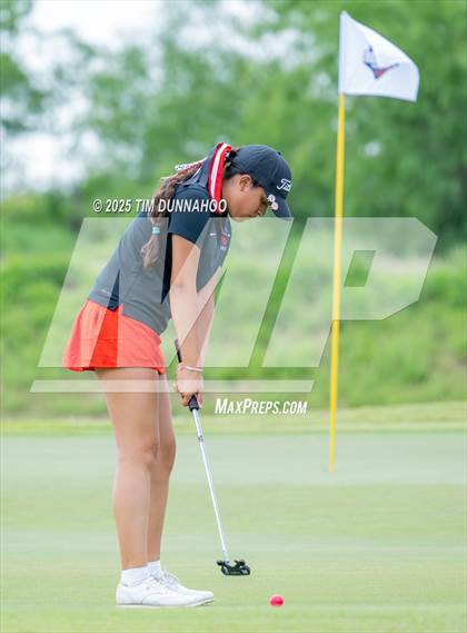 Thumbnail 1 in UIL Golf 5A Region IV Final (Round 2) photogallery.