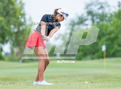 Thumbnail 2 in UIL Golf 5A Region IV Final (Round 2) photogallery.