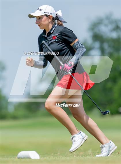 Thumbnail 2 in UIL Golf 5A Region IV Final (Round 2) photogallery.