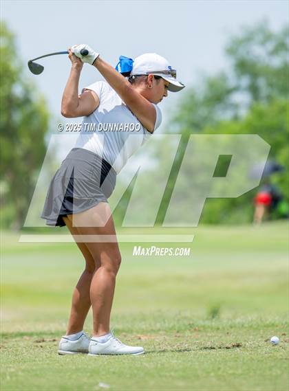 Thumbnail 2 in UIL Golf 5A Region IV Final (Round 2) photogallery.