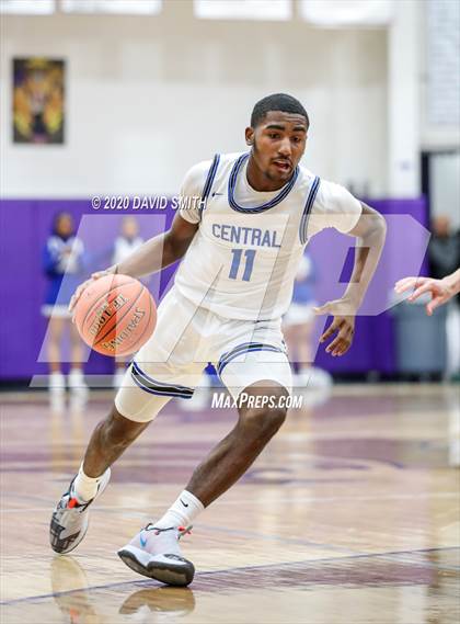 Thumbnail 1 in Central vs. Monroe City (MSHSAA Class 3 Quarterfinal) photogallery.
