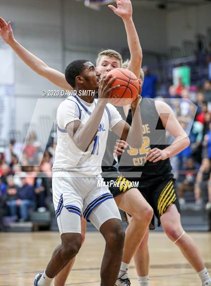 Thumbnail 1 in Central vs. Monroe City (MSHSAA Class 3 Quarterfinal) photogallery.