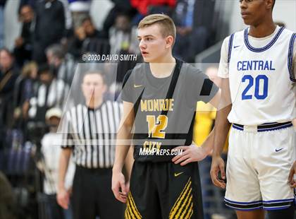 Thumbnail 2 in Central vs. Monroe City (MSHSAA Class 3 Quarterfinal) photogallery.