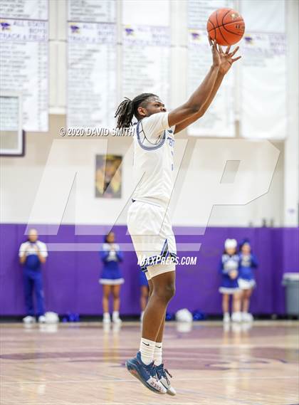 Thumbnail 1 in Central vs. Monroe City (MSHSAA Class 3 Quarterfinal) photogallery.