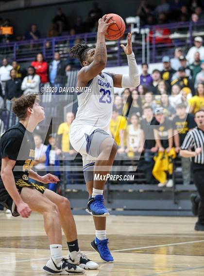 Thumbnail 2 in Central vs. Monroe City (MSHSAA Class 3 Quarterfinal) photogallery.