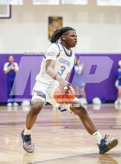 Thumbnail 2 in Central vs. Monroe City (MSHSAA Class 3 Quarterfinal) photogallery.