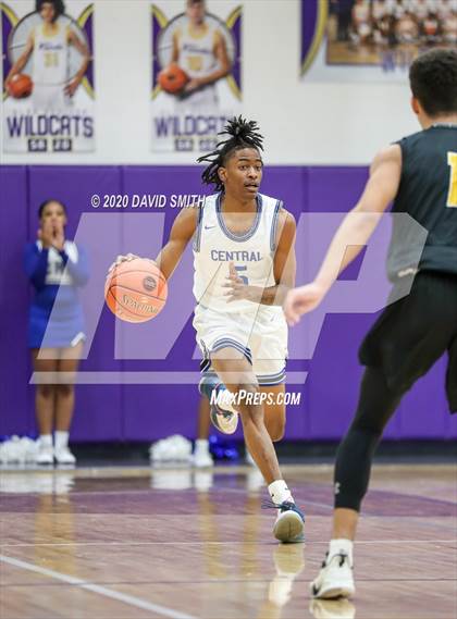 Thumbnail 1 in Central vs. Monroe City (MSHSAA Class 3 Quarterfinal) photogallery.