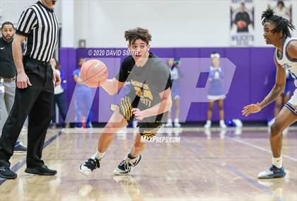 Thumbnail 3 in Central vs. Monroe City (MSHSAA Class 3 Quarterfinal) photogallery.