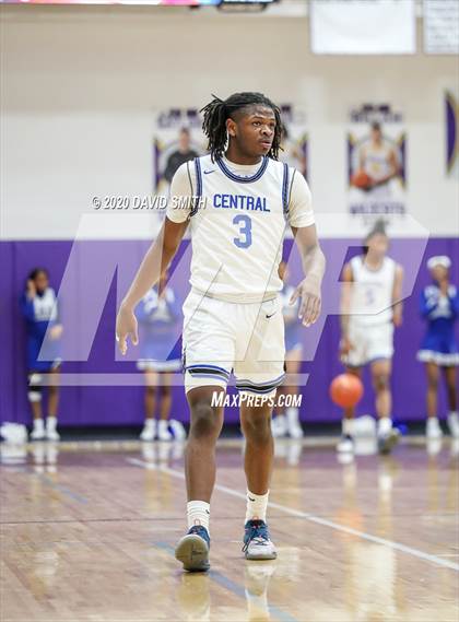Thumbnail 1 in Central vs. Monroe City (MSHSAA Class 3 Quarterfinal) photogallery.