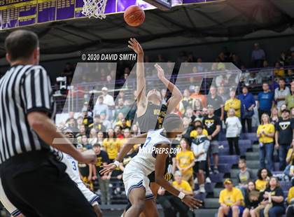 Thumbnail 2 in Central vs. Monroe City (MSHSAA Class 3 Quarterfinal) photogallery.
