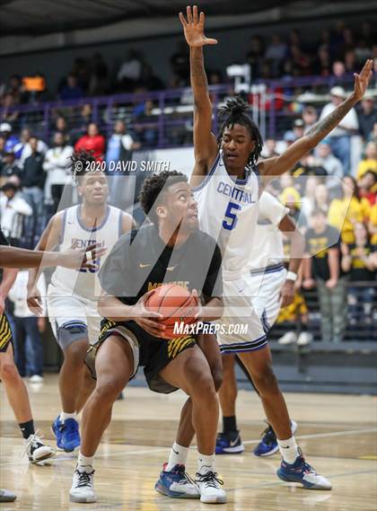 Thumbnail 3 in Central vs. Monroe City (MSHSAA Class 3 Quarterfinal) photogallery.