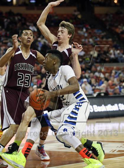Thumbnail 1 in Roxton vs. Texline (UIL1A Semifinal) photogallery.