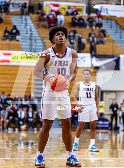 Thumbnail 2 in Perry vs Central Catholic (Les Schwab Invitational) photogallery.