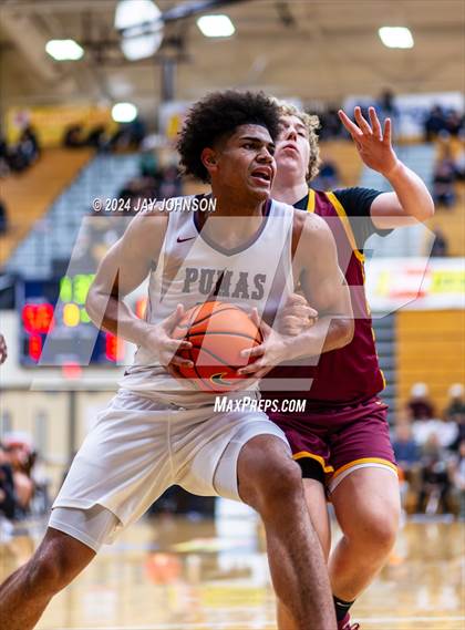 Thumbnail 2 in Perry vs Central Catholic (Les Schwab Invitational) photogallery.