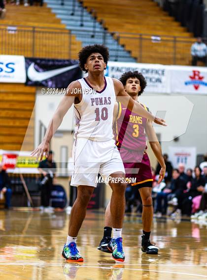 Thumbnail 2 in Perry vs Central Catholic (Les Schwab Invitational) photogallery.