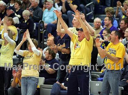 Thumbnail 3 in Teutopolis vs. Pittsfield (IHSA Class 2A Super-Sectional) photogallery.