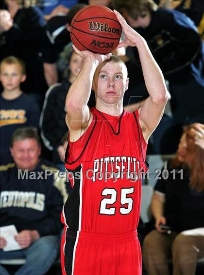 Thumbnail 1 in Teutopolis vs. Pittsfield (IHSA Class 2A Super-Sectional) photogallery.