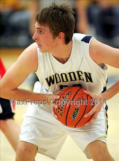 Thumbnail 3 in Teutopolis vs. Pittsfield (IHSA Class 2A Super-Sectional) photogallery.