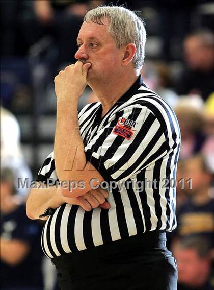 Thumbnail 1 in Teutopolis vs. Pittsfield (IHSA Class 2A Super-Sectional) photogallery.