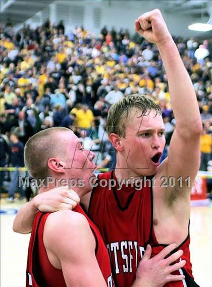 Thumbnail 1 in Teutopolis vs. Pittsfield (IHSA Class 2A Super-Sectional) photogallery.