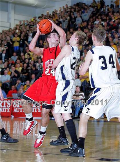 Thumbnail 1 in Teutopolis vs. Pittsfield (IHSA Class 2A Super-Sectional) photogallery.