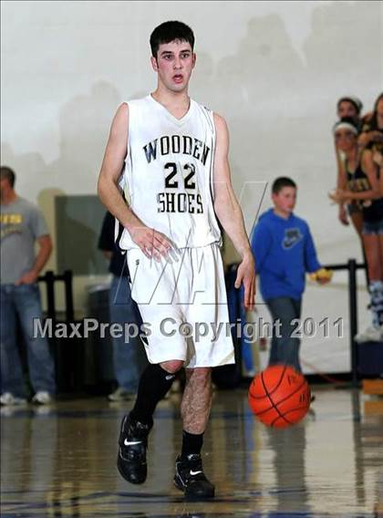 Thumbnail 1 in Teutopolis vs. Pittsfield (IHSA Class 2A Super-Sectional) photogallery.