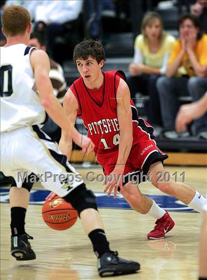 Thumbnail 1 in Teutopolis vs. Pittsfield (IHSA Class 2A Super-Sectional) photogallery.