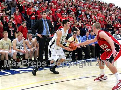 Thumbnail 3 in Teutopolis vs. Pittsfield (IHSA Class 2A Super-Sectional) photogallery.