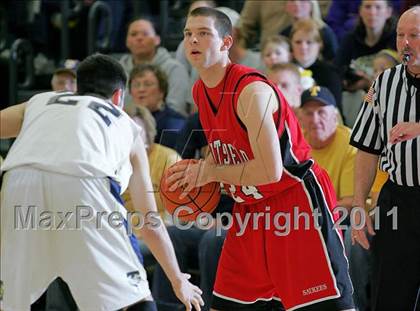 Thumbnail 3 in Teutopolis vs. Pittsfield (IHSA Class 2A Super-Sectional) photogallery.