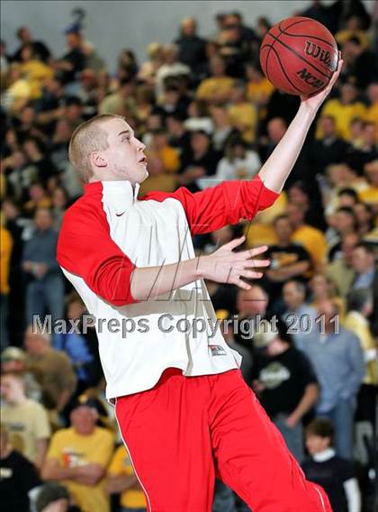 Thumbnail 3 in Teutopolis vs. Pittsfield (IHSA Class 2A Super-Sectional) photogallery.