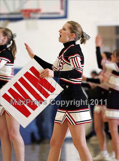 Thumbnail 3 in Teutopolis vs. Pittsfield (IHSA Class 2A Super-Sectional) photogallery.