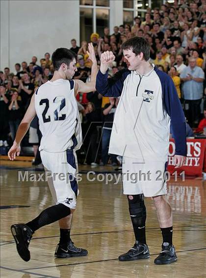 Thumbnail 1 in Teutopolis vs. Pittsfield (IHSA Class 2A Super-Sectional) photogallery.