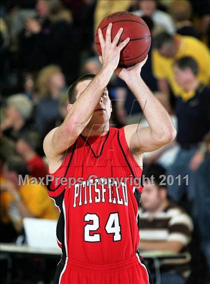 Thumbnail 3 in Teutopolis vs. Pittsfield (IHSA Class 2A Super-Sectional) photogallery.
