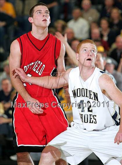 Thumbnail 3 in Teutopolis vs. Pittsfield (IHSA Class 2A Super-Sectional) photogallery.
