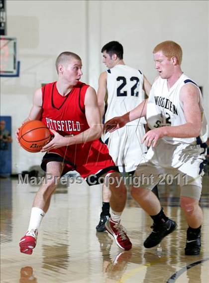 Thumbnail 2 in Teutopolis vs. Pittsfield (IHSA Class 2A Super-Sectional) photogallery.