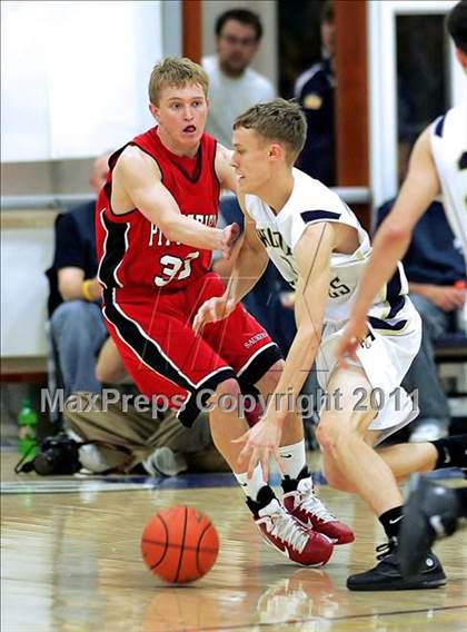 Thumbnail 3 in Teutopolis vs. Pittsfield (IHSA Class 2A Super-Sectional) photogallery.
