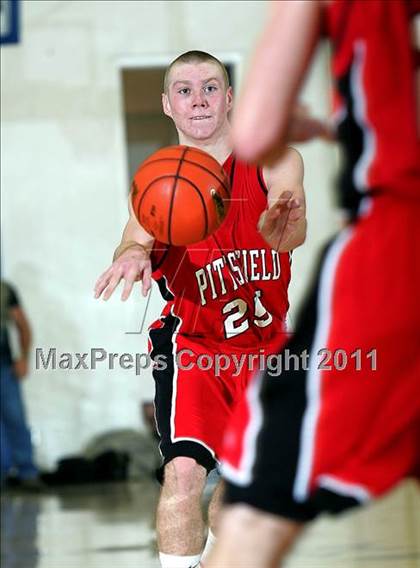Thumbnail 1 in Teutopolis vs. Pittsfield (IHSA Class 2A Super-Sectional) photogallery.