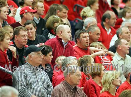 Thumbnail 1 in Teutopolis vs. Pittsfield (IHSA Class 2A Super-Sectional) photogallery.
