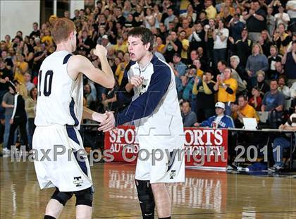 Thumbnail 2 in Teutopolis vs. Pittsfield (IHSA Class 2A Super-Sectional) photogallery.