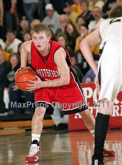 Thumbnail 1 in Teutopolis vs. Pittsfield (IHSA Class 2A Super-Sectional) photogallery.